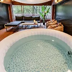 Downtown Wabi-sabi Loft Terrace&jacuzzi Old Town Апартаменти Бухарест
