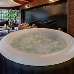 Downtown Wabi-sabi Loft Terrace&jacuzzi Old Town Апартаменти *