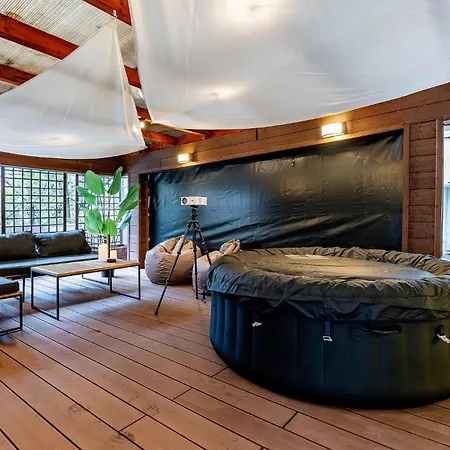 Apartment Downtown Wabi-sabi Loft Terrace&jacuzzi Old Town
