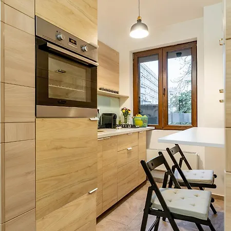 Downtown Wabi-sabi Loft Terrace&jacuzzi Old Town Apartament *