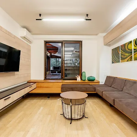 Апартаменты Downtown Wabi-sabi Loft Terrace&jacuzzi Old Town *