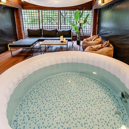 Downtown Wabi-sabi Loft Terrace&jacuzzi Old Town דירה בוקרשט