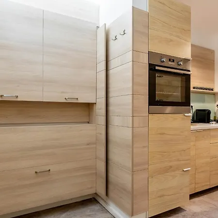 Downtown Wabi-sabi Loft Terrace&jacuzzi Old Town *