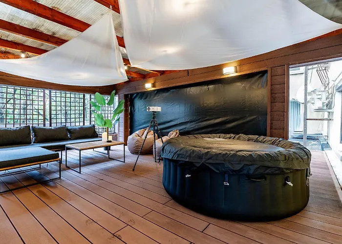 Διαμέρισμα Downtown Wabi-sabi Loft Terrace&jacuzzi Old Town