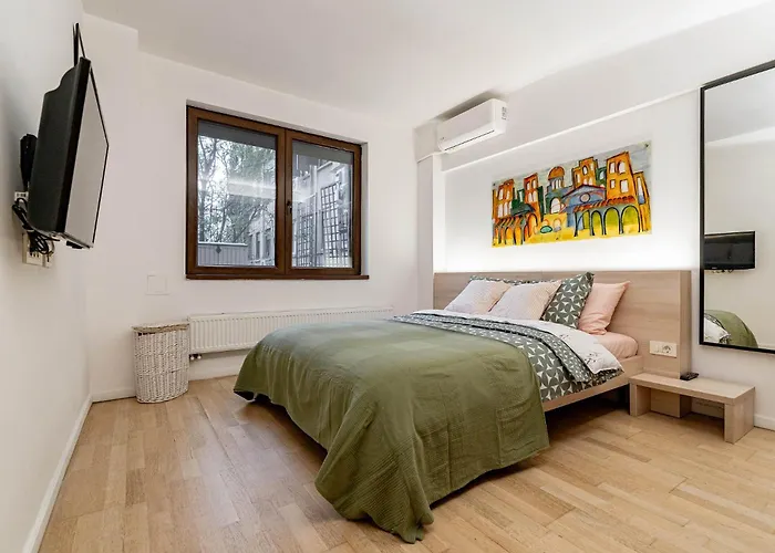 Downtown Wabi-sabi Loft Terrace&jacuzzi Old Town Bucureşti