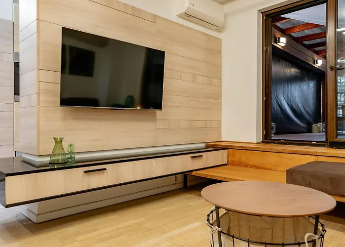 Downtown Wabi-sabi Loft Terrace&jacuzzi Old Town Apartamento *