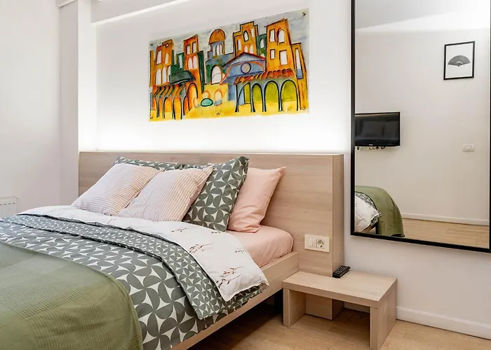 Downtown Wabi-sabi Loft Terrace&jacuzzi Old Town Bucureşti