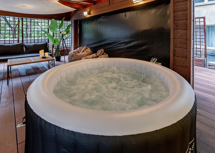 Downtown Wabi-sabi Loft Terrace&jacuzzi Old Town Apartmán *