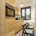 Downtown Wabi-sabi Loft Terrace&jacuzzi Old Town Apartman *
