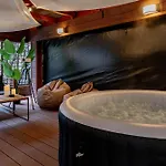 Apartman Downtown Wabi-sabi Loft Terrace&jacuzzi Old Town Bukarest