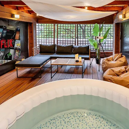 Downtown Wabi-sabi Loft Terrace&jacuzzi Old Town Boekarest