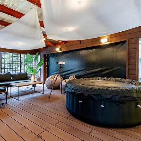 Appartement Downtown Wabi-sabi Loft Terrace&jacuzzi Old Town